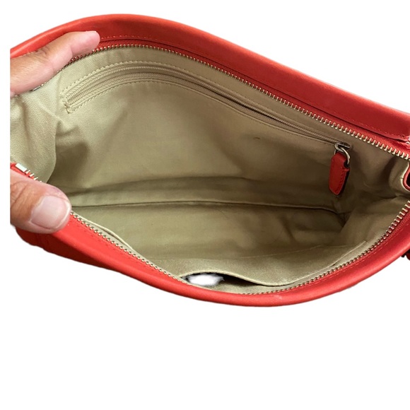 Coach ORANGE large leather clutch, its gorgeous. Good condition. - Picture 6 of 11